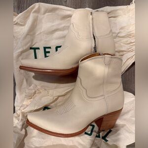 Tecovas Women's Light Tan Ankle Booties